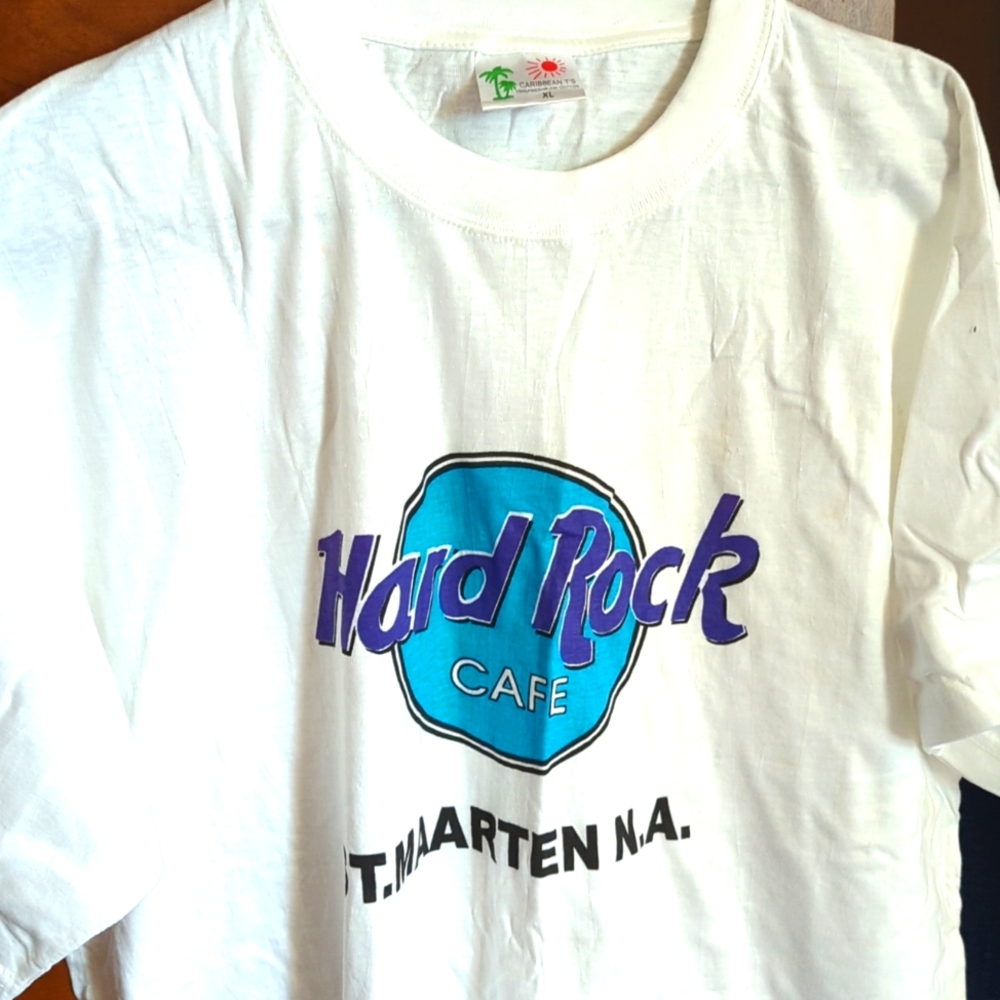 Men's or women's Hard Rock Cafe St Maarten N.A. XL.  SALE